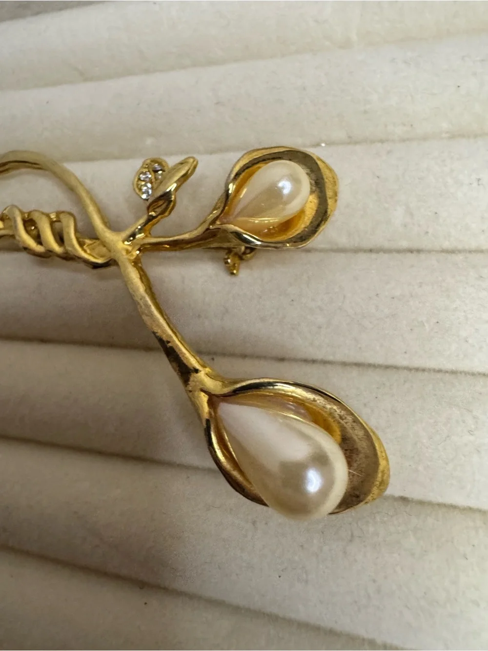 N/A elegant gold